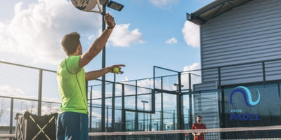 Hoe speel je een competitie met padel?