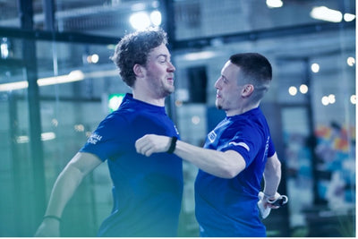 CHEST BUMP! B. Amsterdam Padel is weer open!