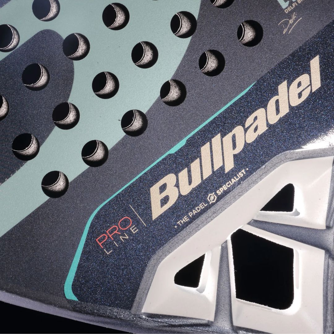 Bullpadel VERTEX 04 W 24 - Delfina Brea padel racket
